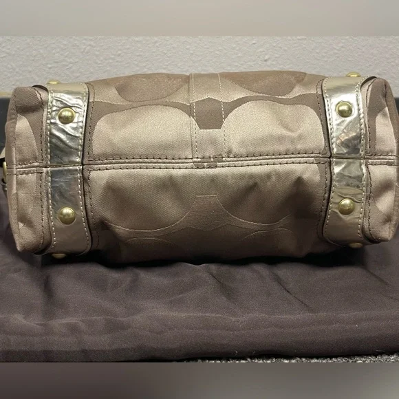 Brand New, Never Used Coach Carly Gold & Jacquard Signature “C” Hobo Bag - Picture 5 of 13